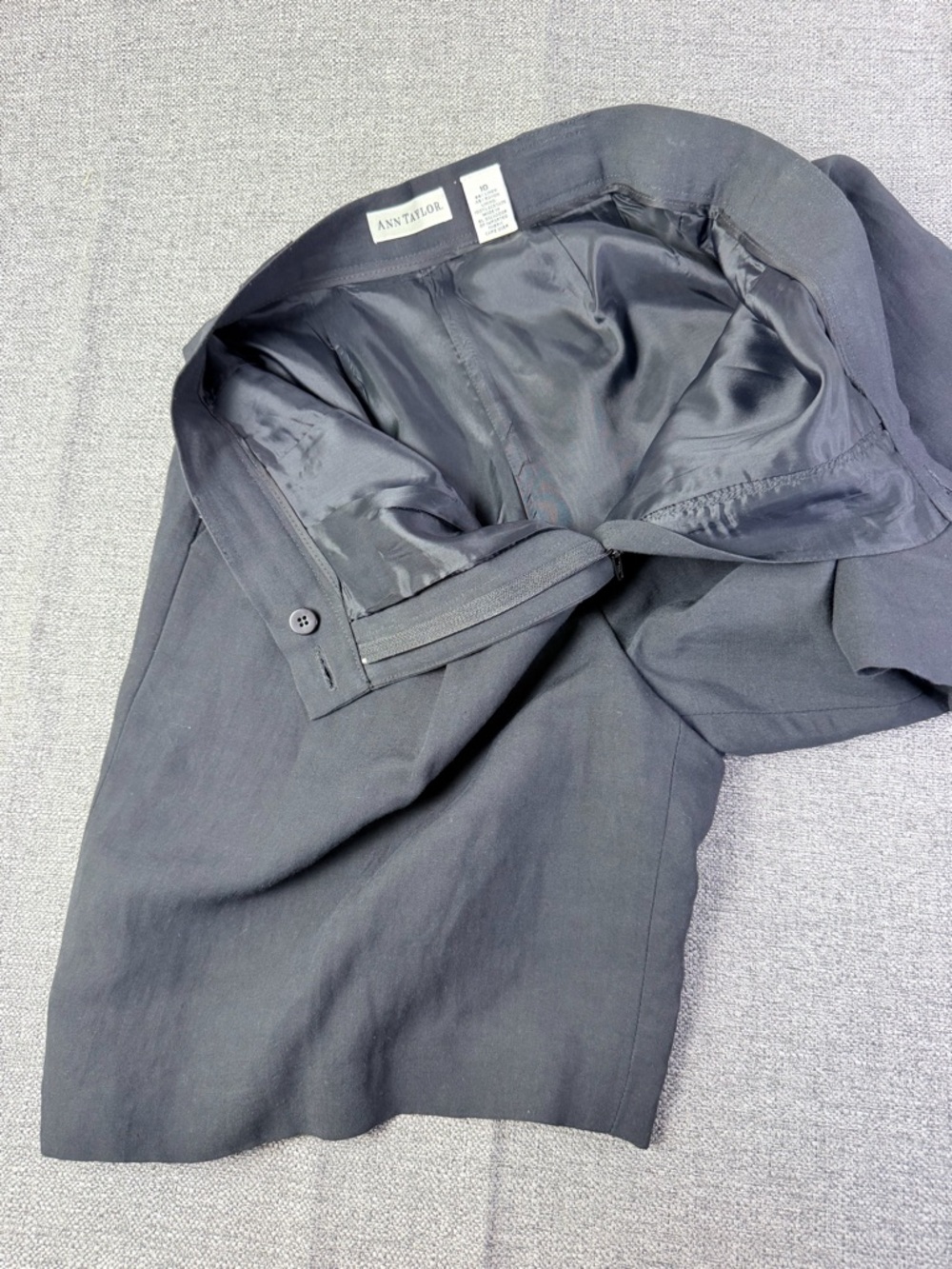 Ann Taylor Charcoal Black Pleated Bermuda Shorts - Picture 10 of 11